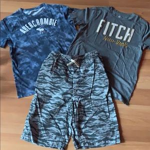 (Boys )2 t shirts , 1 short